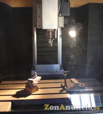 FRESADORA GRABADORA MOD. S.I.G.V.A. HE9 MAV